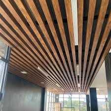 Металлический кубообразный реечный потолок