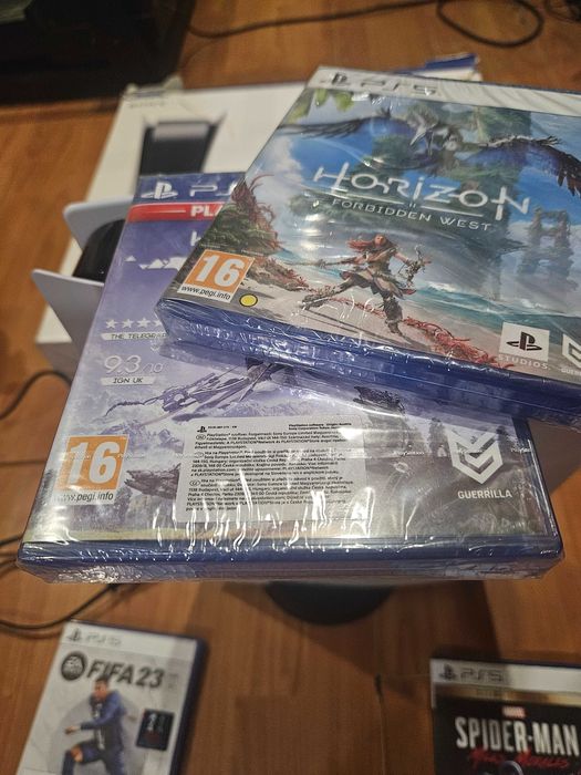 PS 5 Playstation 5   с диск и 6 игри