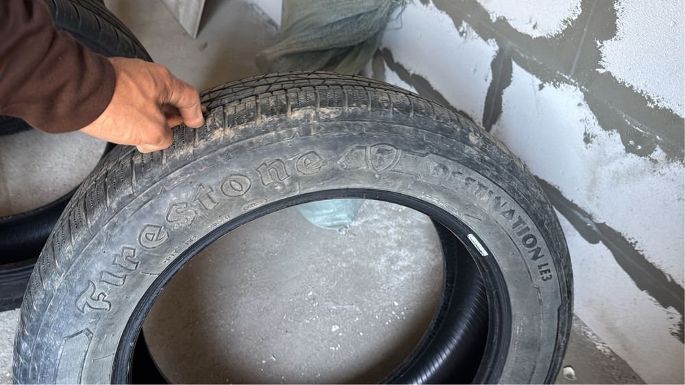 Продам шины 245/55R19
