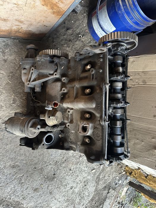 Поодам двс двигатель 1.8 Volkswagen