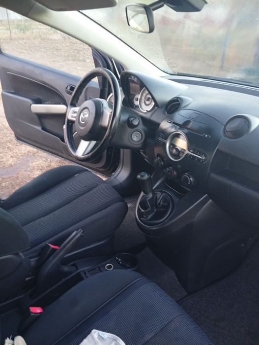MAZDA 2 2009 — imagine 4