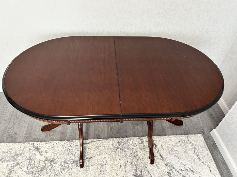 Стол для гостиной