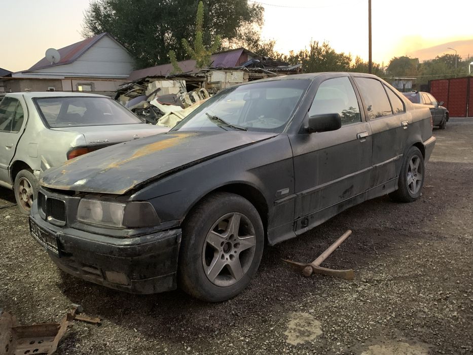 Развор Бмв Е36 на запчасти