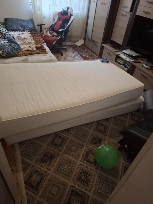 Vind două saltele in stare foarte bună  2000×1000 ptr 350 buc