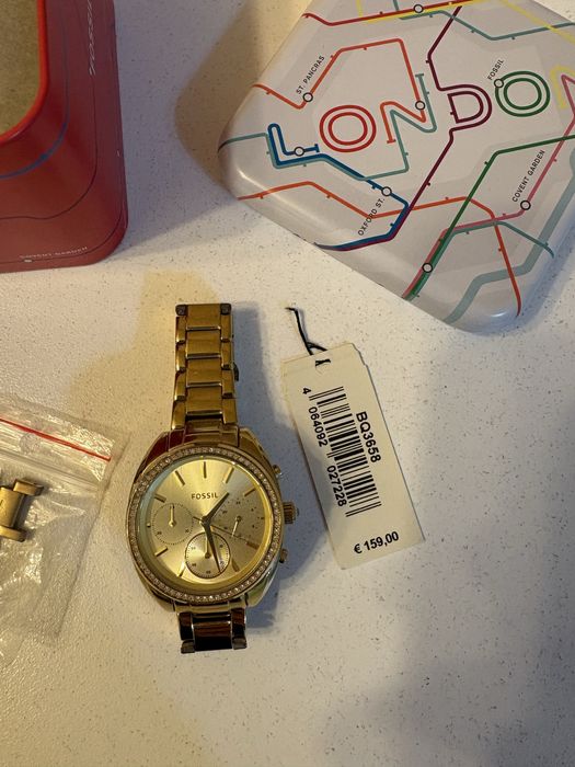 Часовник Fossil дамски