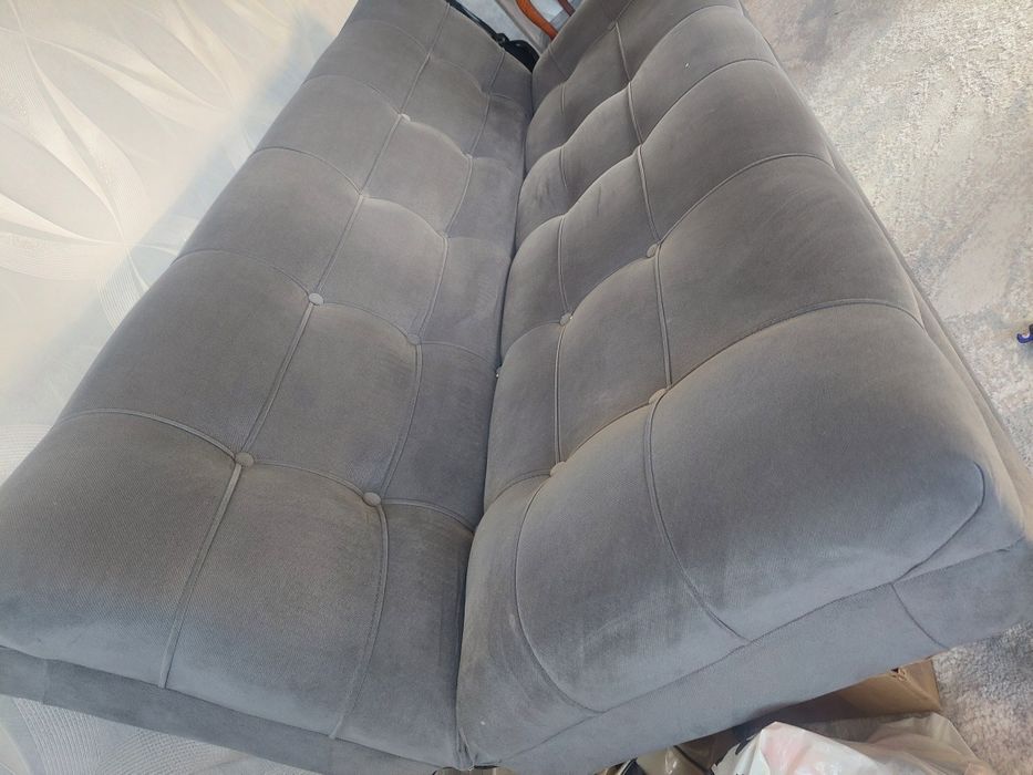 Срочно продам диван