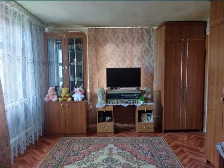 Продам участок вдоль дороги.