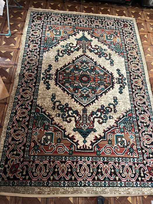 Продам ковер в восточном стиле 2,3*1,5