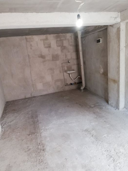 Продавам 20кв.м. Вода,ток.