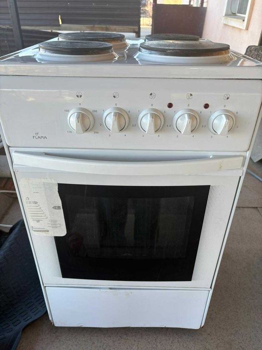 Продаю электрическую плиту.