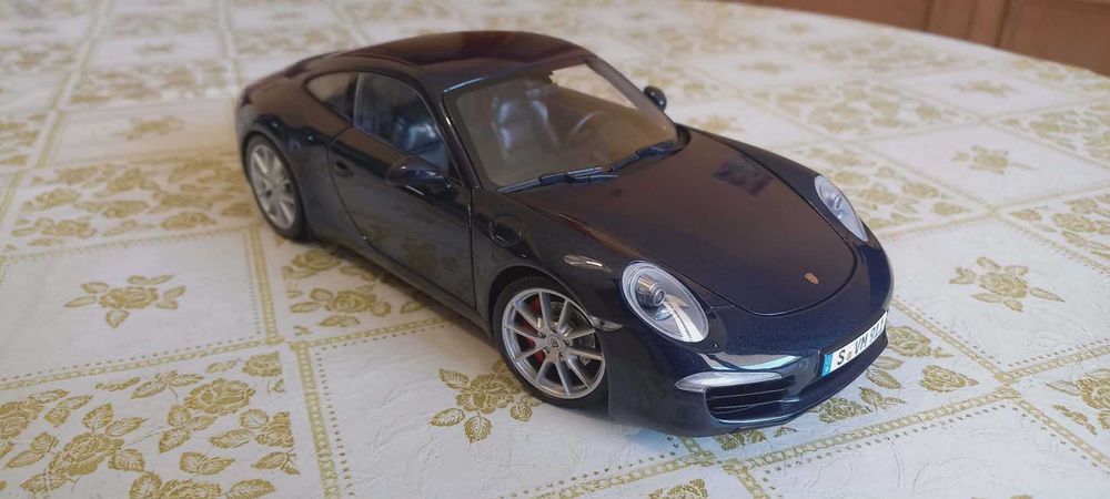 Porsche Carrera S 911 991 1:18 Minichamps