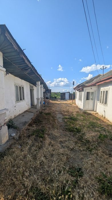 Vand teren si casā în Marasesti 1257m²