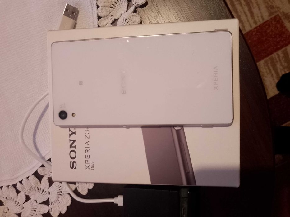 Продавам смартфон SONY XPERIA Z3+