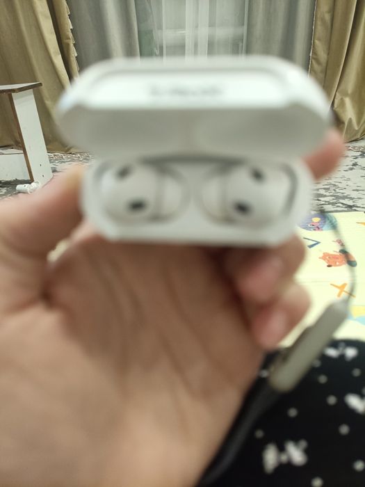 Продам наушник ROX