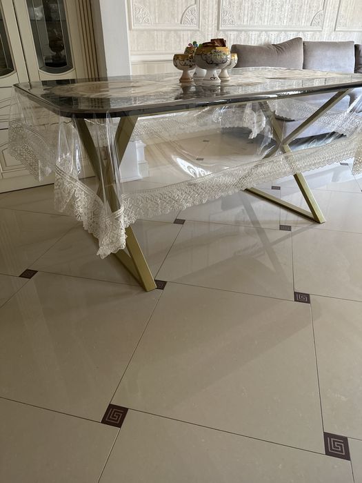 Продам стол для кухни размер 150/90