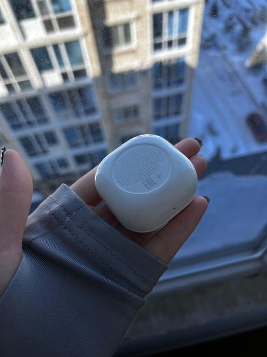 Продам кейс от наушников,  buds2