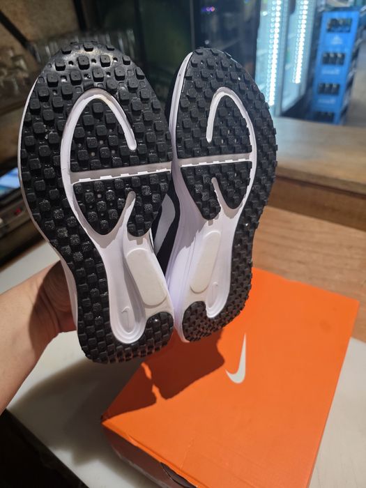 Nike Revolution 8  Номер 36