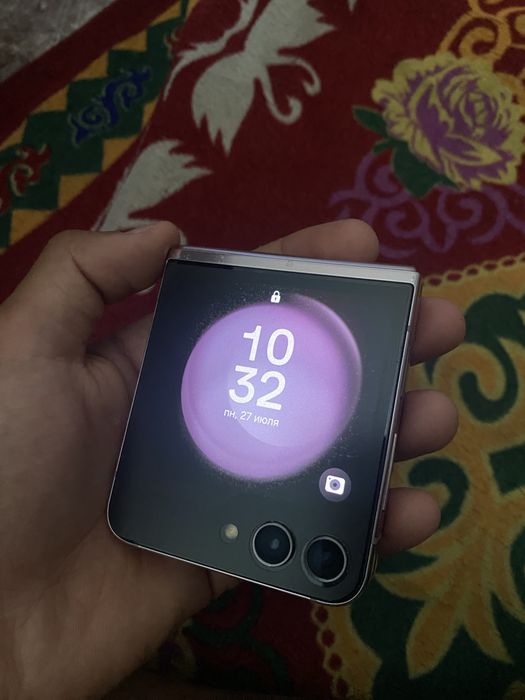 Продаю Самсунг Z Flip 5