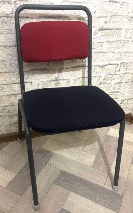 Продам офисные стулья