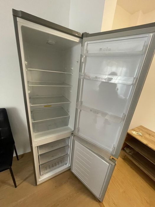 De vanzare frigider Artic