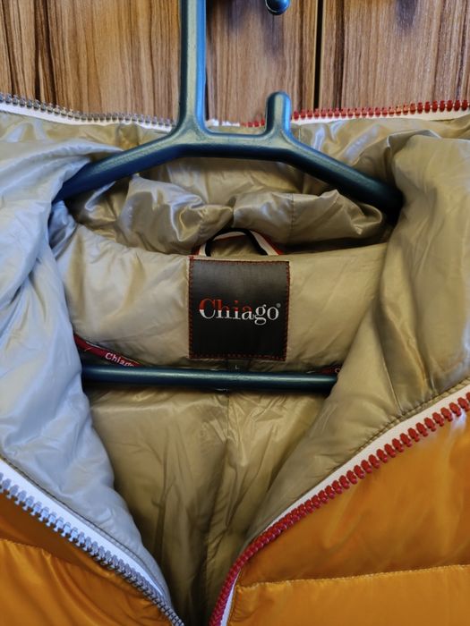 Продам куртки б/у