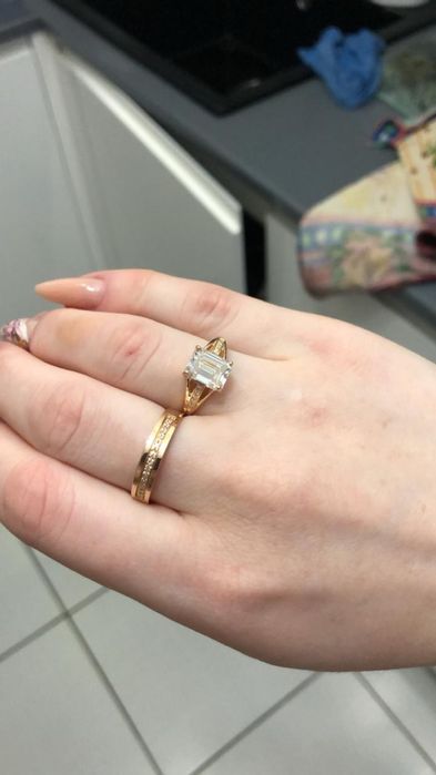 Кольцо  золотое с брильянтом 3,5 карата