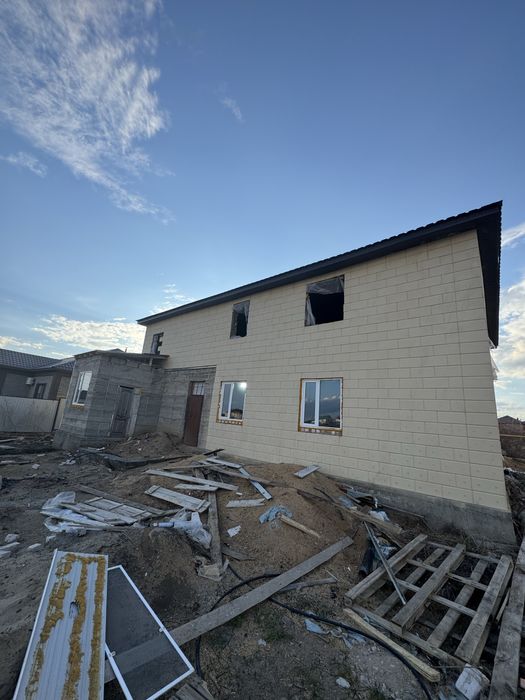 Продам недостроенный коттедж