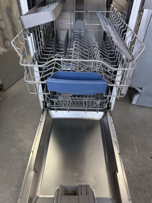 Съдомиялна машина за пълно Вграждане BOSCH 45см