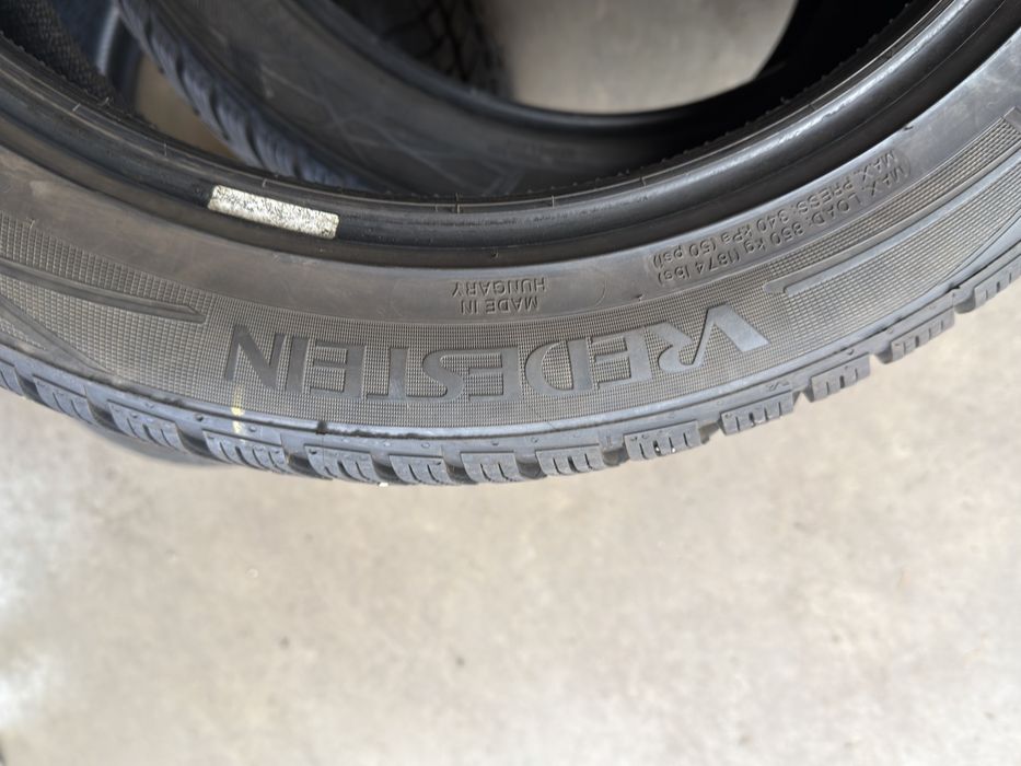 Vand set anvelope 245/45/19-275/40/19 vredestein de iarnă ca noi