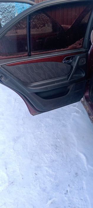 Дверные обшивки,  Мерседес 210