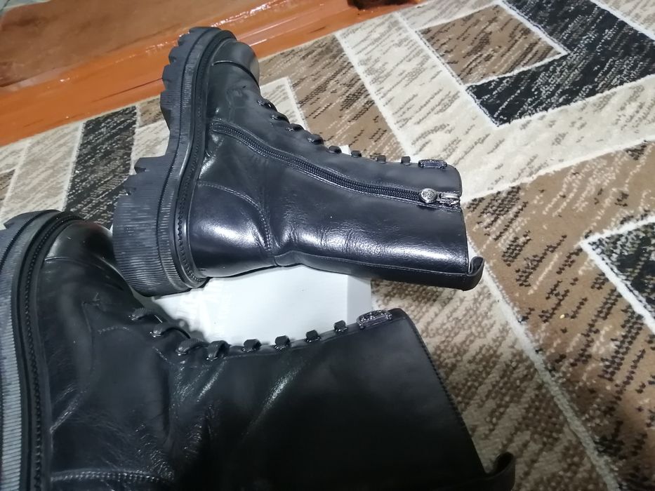 Продам ботинки зимние