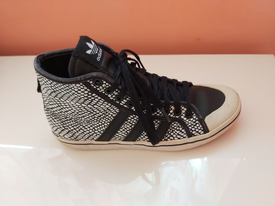 Кожени кецове Adidas лимитирана версия