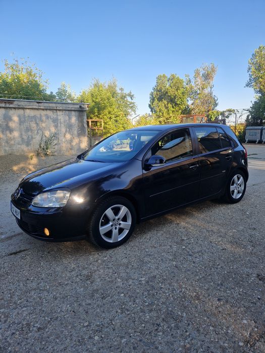 Volkswagen Golf 5 . Vând- Schimb
