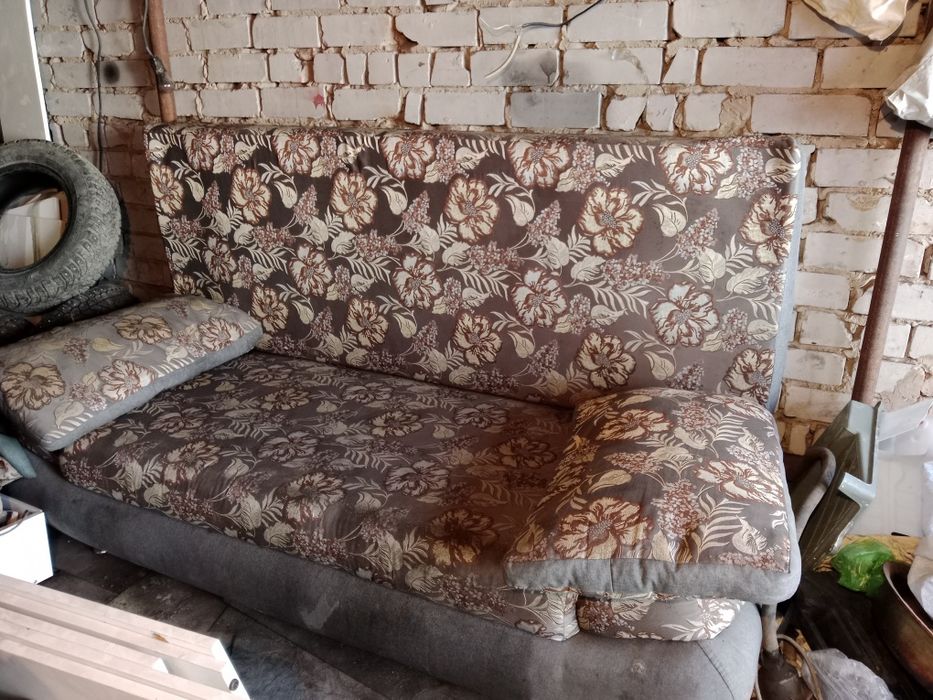 Продам     диван