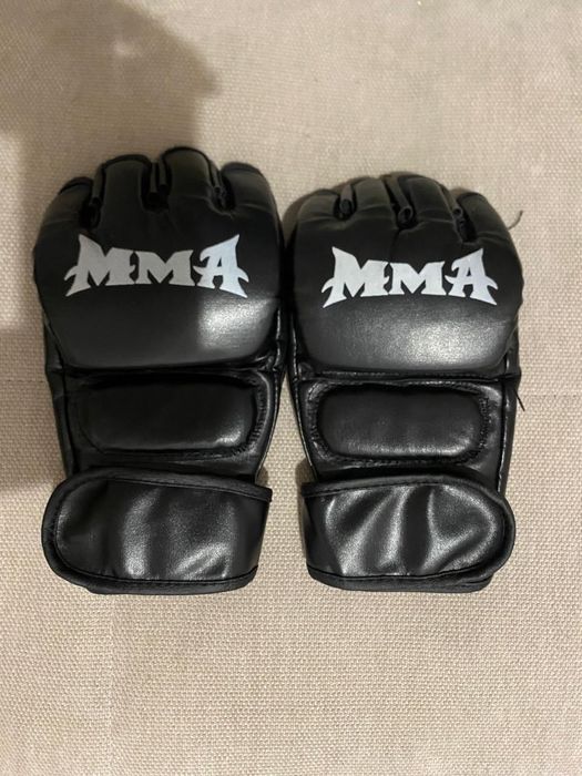перчатки для ММА