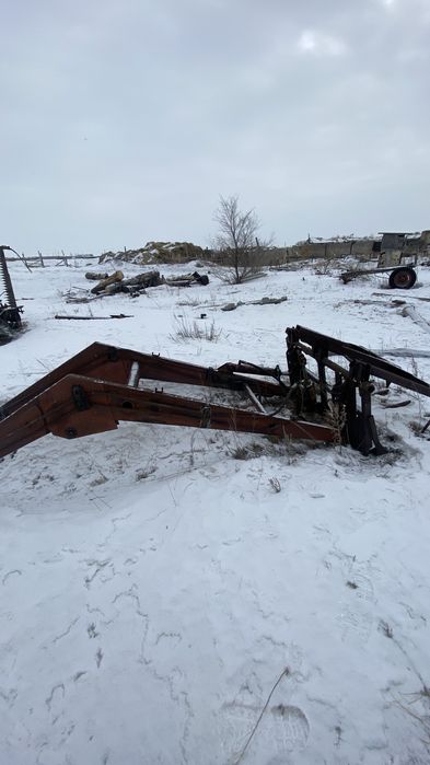 трактор и все необходимое для сенокоса