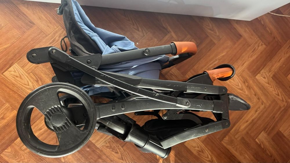 Детская коляска.