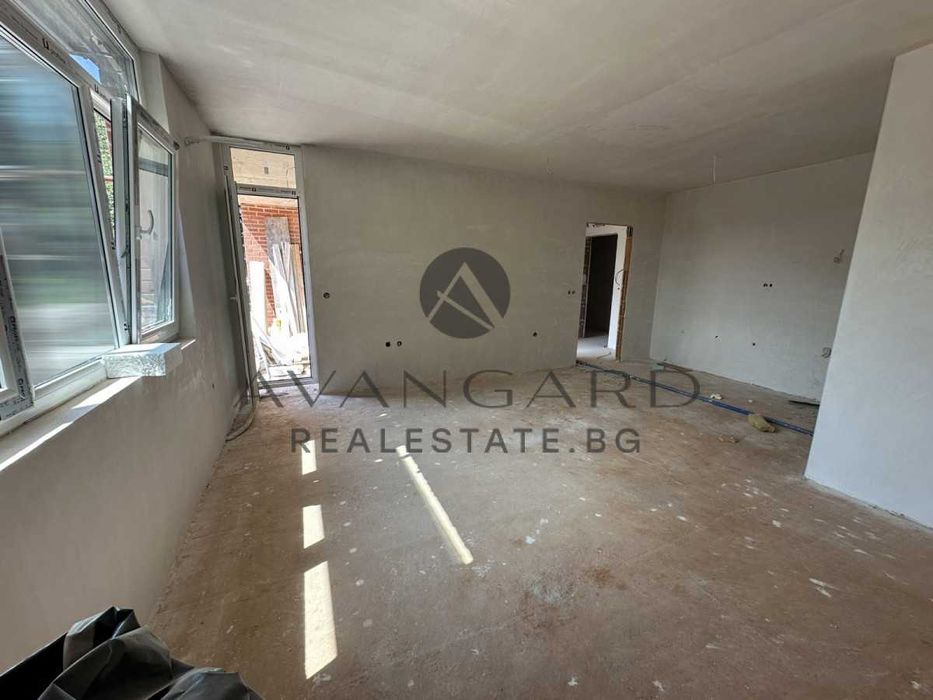 Продава се Двустаен апартамент в Пловдив, Кючук Париж - 73 кв.м за 1407 €/кв.м - Снимка #1