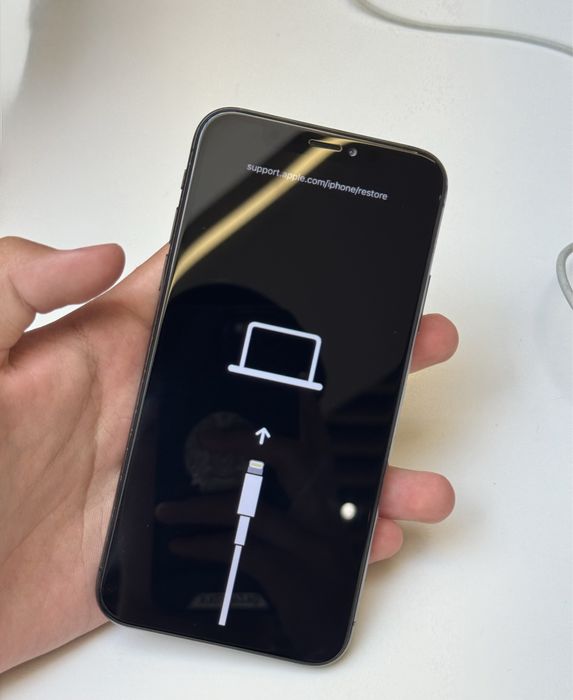 iPhone X 256 ГБ под восстановление