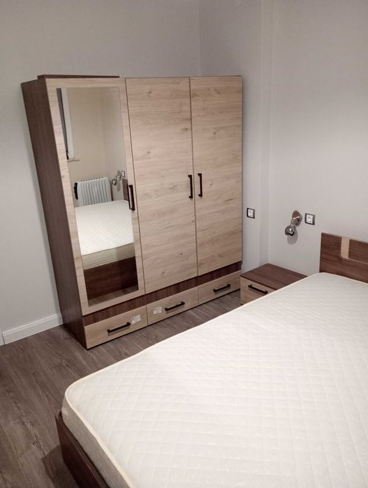 Вътрешни ремонти-Бояджийски услуги ,шпакловка, лепене на плочки и др.