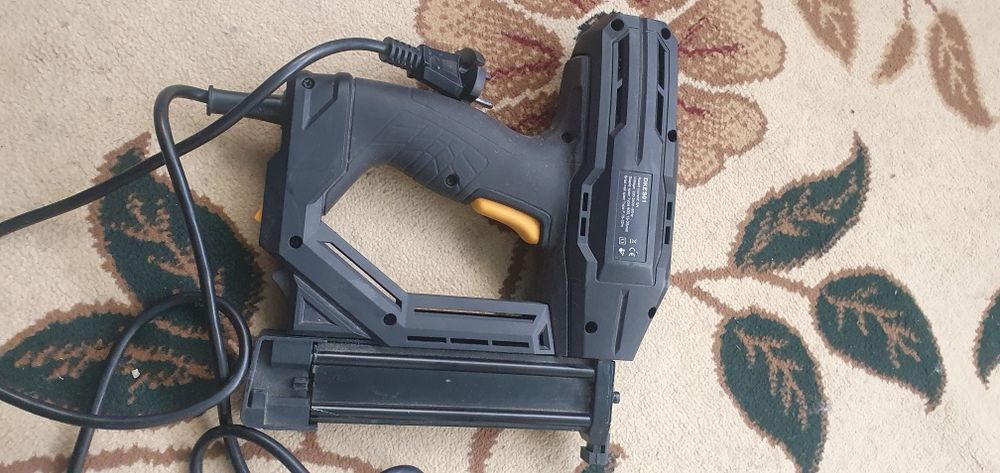 Скобогвоздезабивной пистолет DKE01