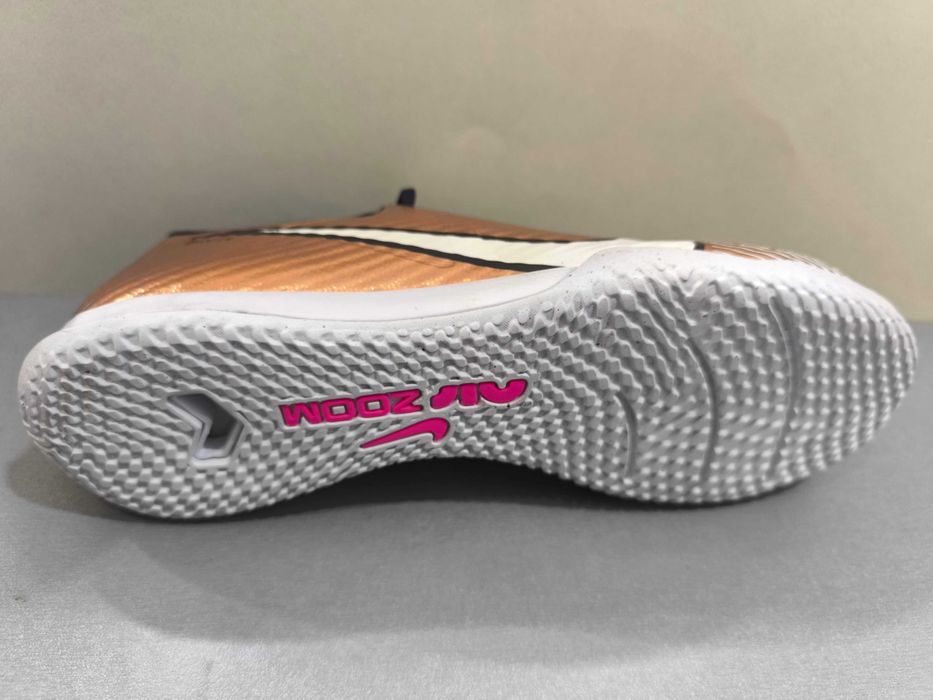 Nike Air Zoom N44/28sm.Обувки за зала.Нови.Оригинал.