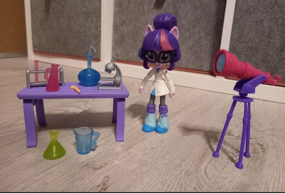 Vindem Colecția My Little Pony, ponei, păpuși, jucării Equestria Girls