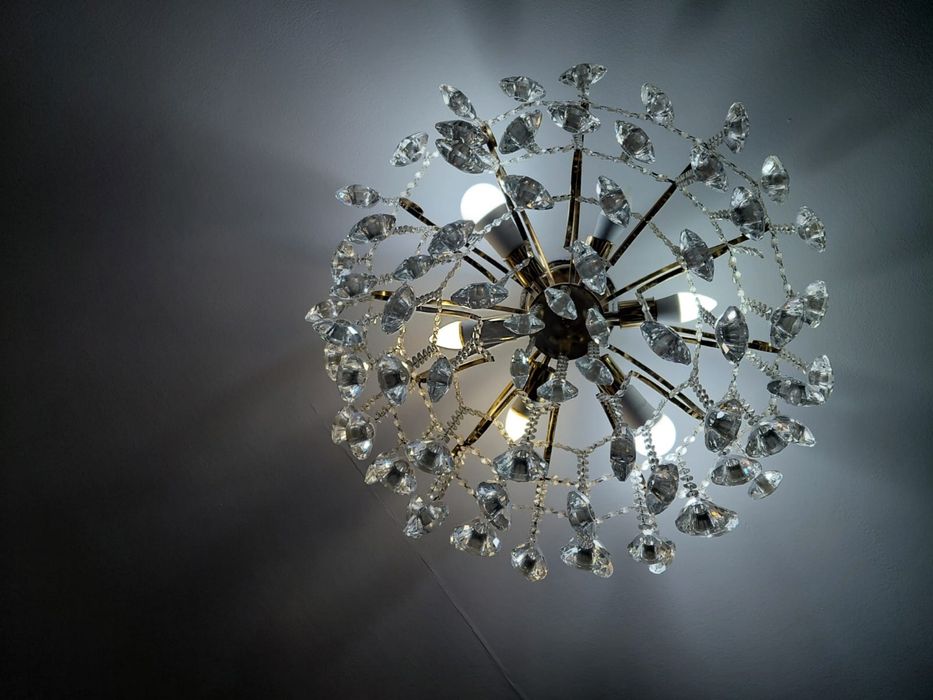 Продам срочно люстру