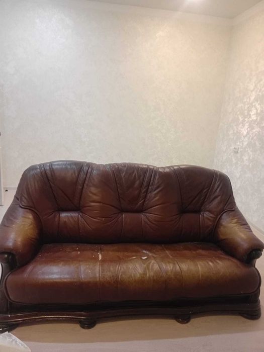 Продам диван кожанный