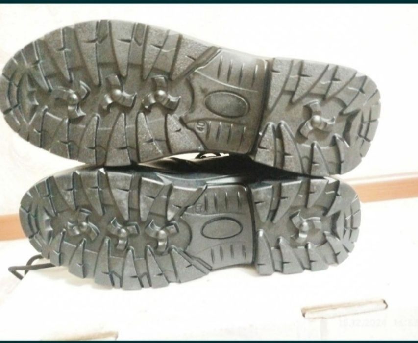 Продам берцы зимние