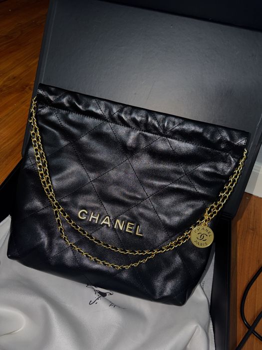 Продам оригинальную сумку Chanel