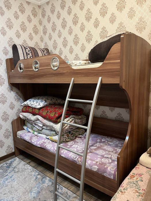 Двухьярусная кровать