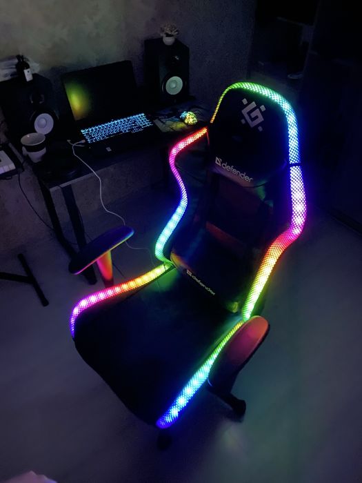 Продам игровое компьютерное кресло Defender Watcher