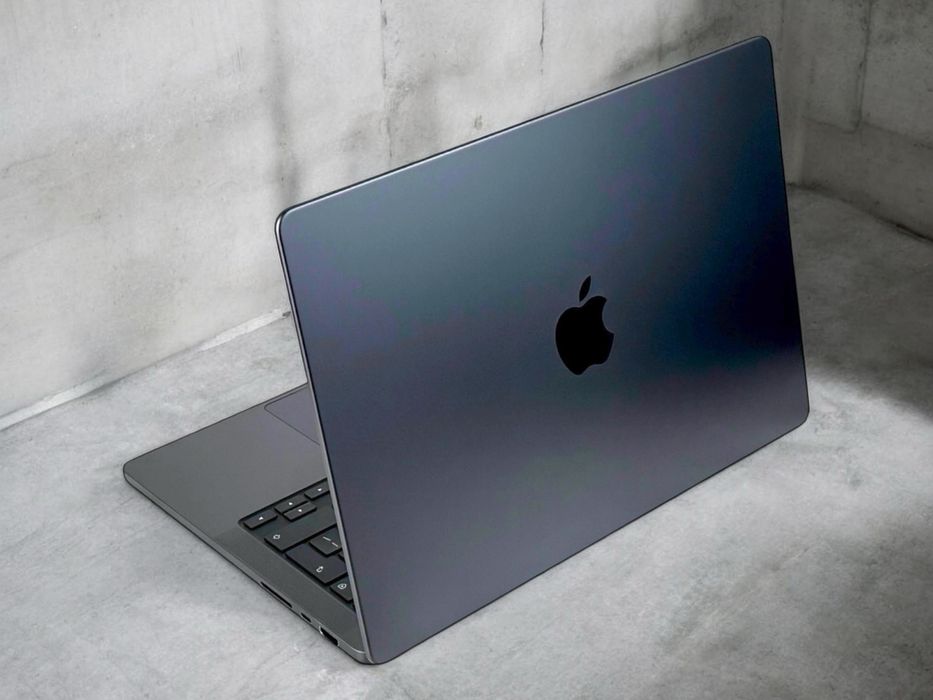 MacBook Pro 14" M3 Pro 18RAM 512GB Space Black 100% Батерия! Гаранция!